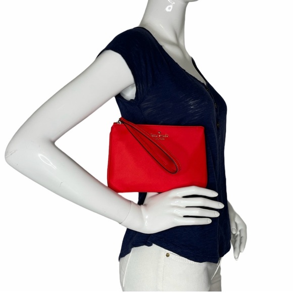 Kate Spade chelsea medium wristlet pouch bag
(NWT) ♠️♥️ - Picture 3 of 8